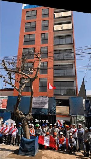 Equipo de ingenieros y especialistas de Cubika en proyecto inmobiliario